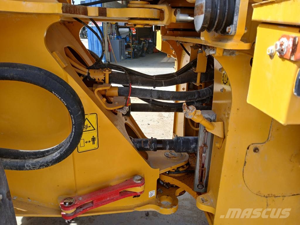 Volvo L110H 輪胎式裝載機