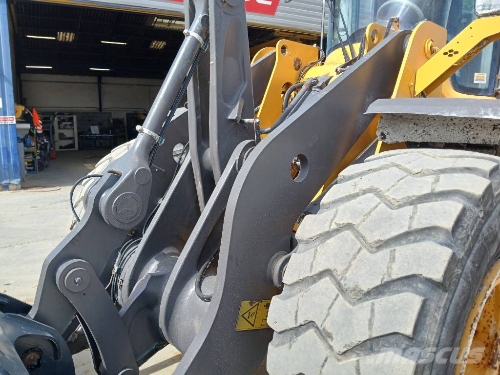 Volvo L110H 輪胎式裝載機