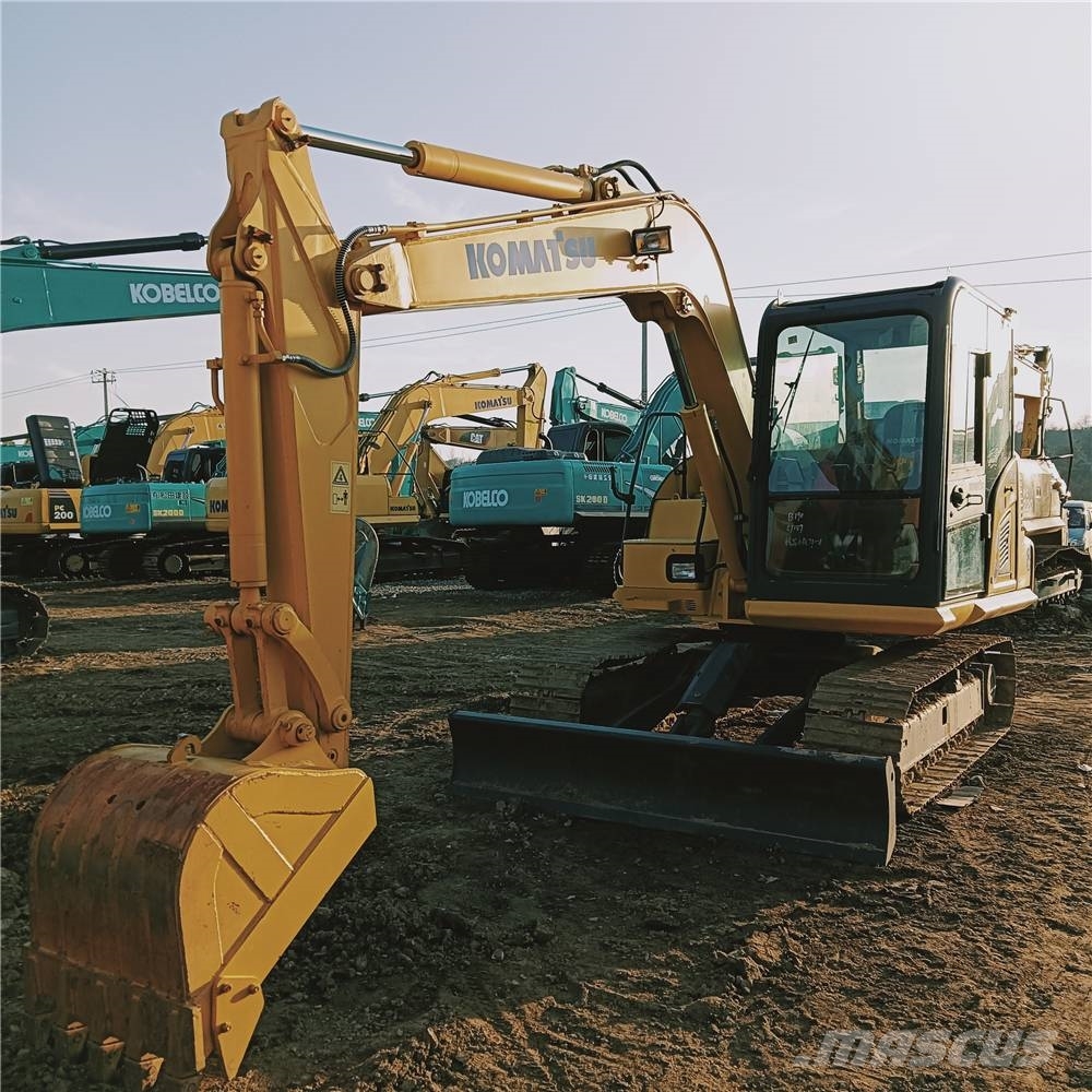 Komatsu PC70-8 中型挖掘机