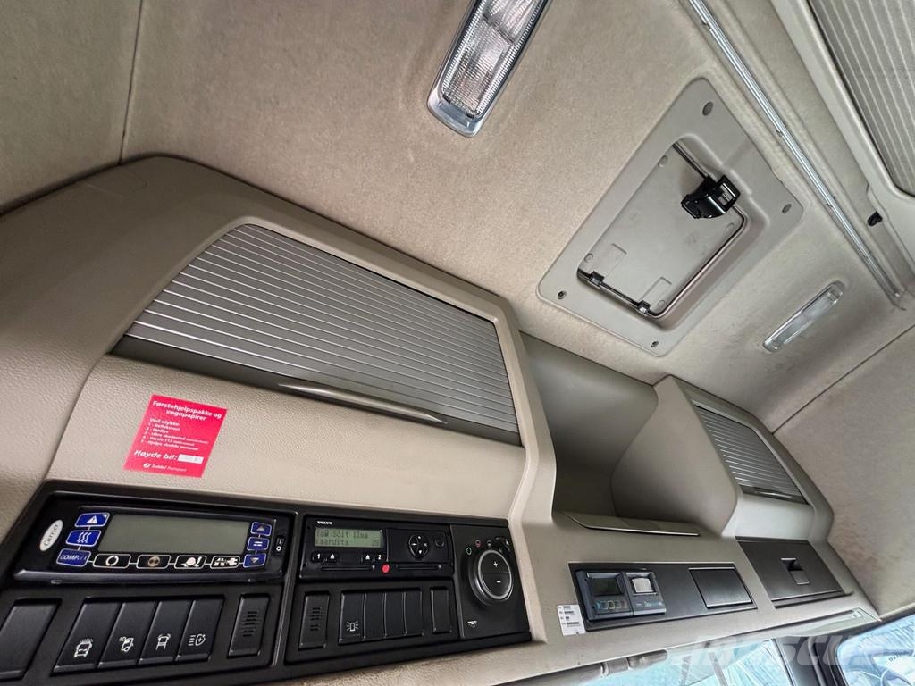 Volvo FM500 6x2*4 + RETARDER + CARRIER SUPRA 1250 + DOUB Temperature controlled trucks
