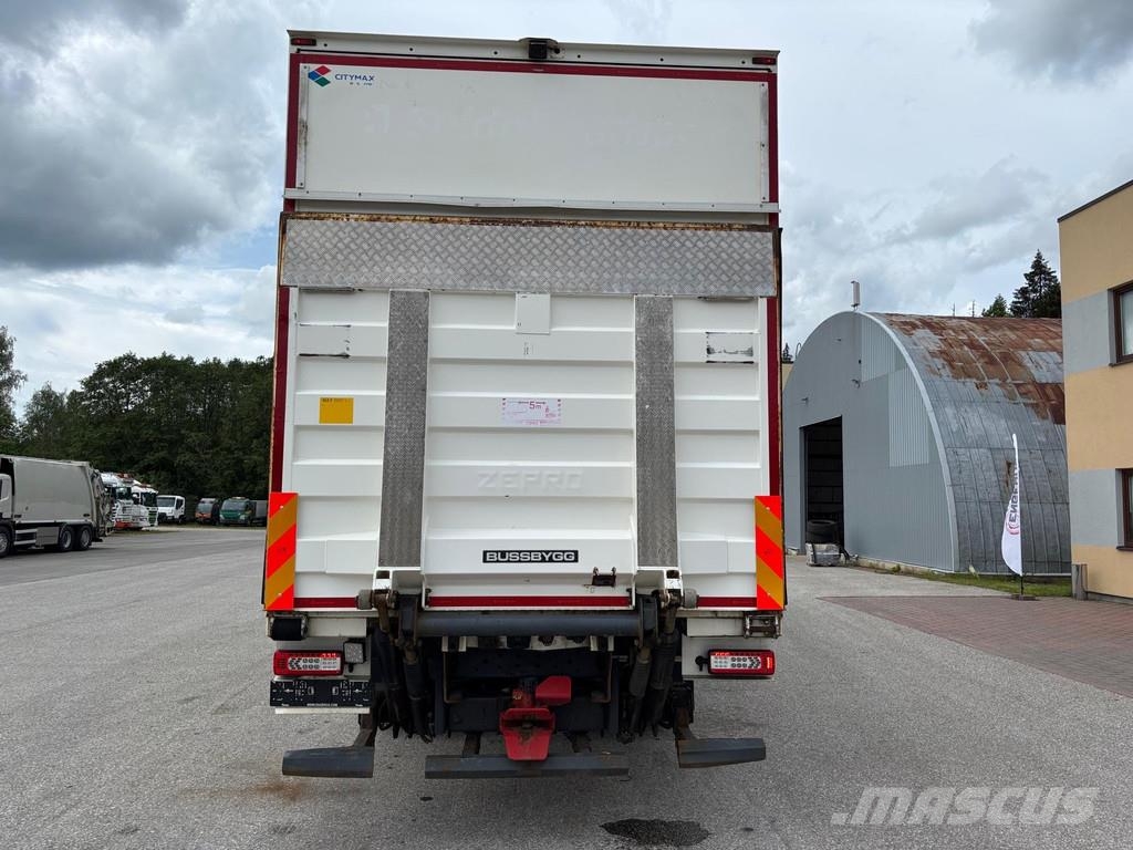 Volvo FM500 6x2*4 + RETARDER + CARRIER SUPRA 1250 + DOUB Temperature controlled trucks
