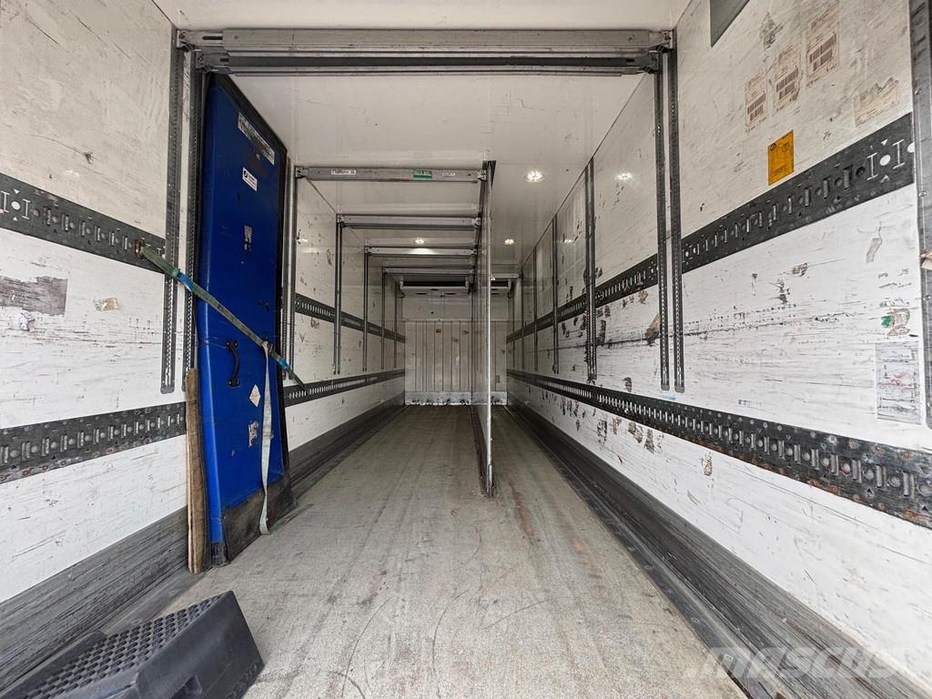 Volvo FM500 6x2*4 + RETARDER + CARRIER SUPRA 1250 + DOUB Temperature controlled trucks