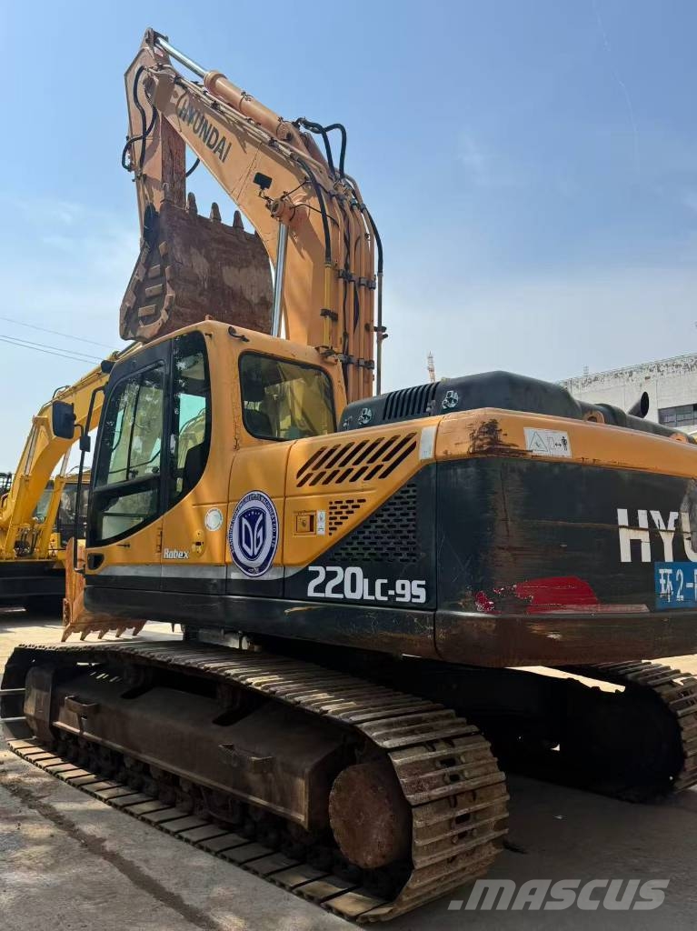 Hyundai 220LC-9S Midi bagri 7t – 12t