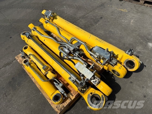 Liebherr R 906 KOMPLET SIŁOWNIKÓW هيدروليات