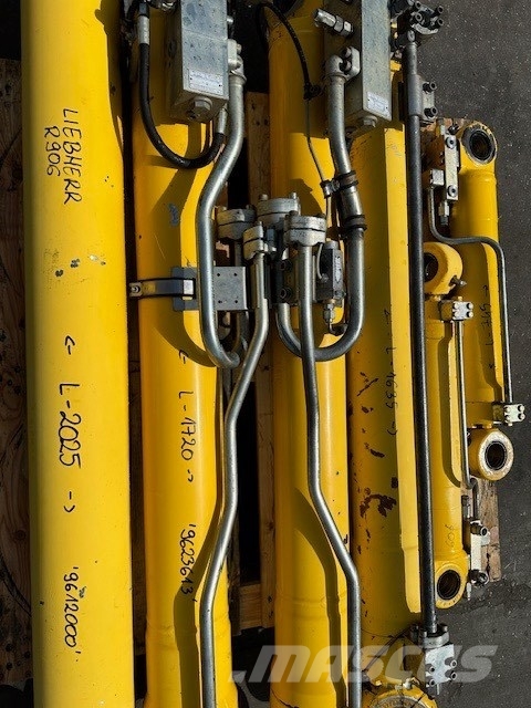 Liebherr R 906 KOMPLET SIŁOWNIKÓW هيدروليات
