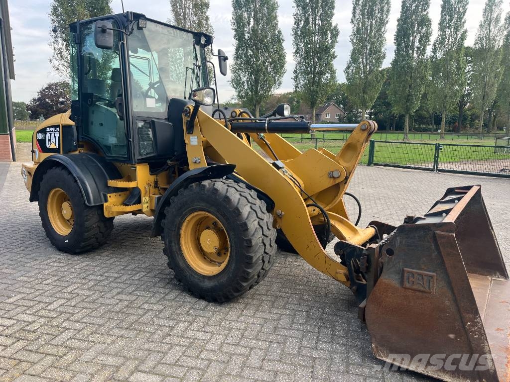 CAT 908 H 2 Kolesni nakladalci