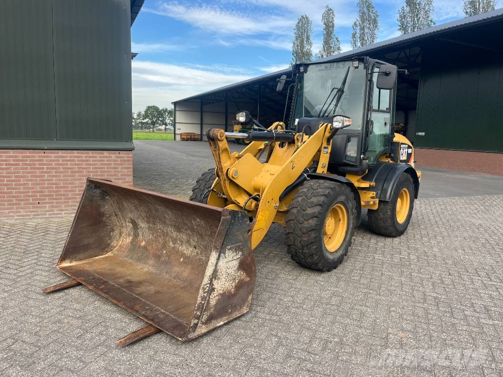 CAT 908 H 2 Kolesni nakladalci