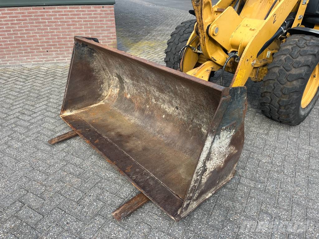 CAT 908 H 2 Kolesni nakladalci