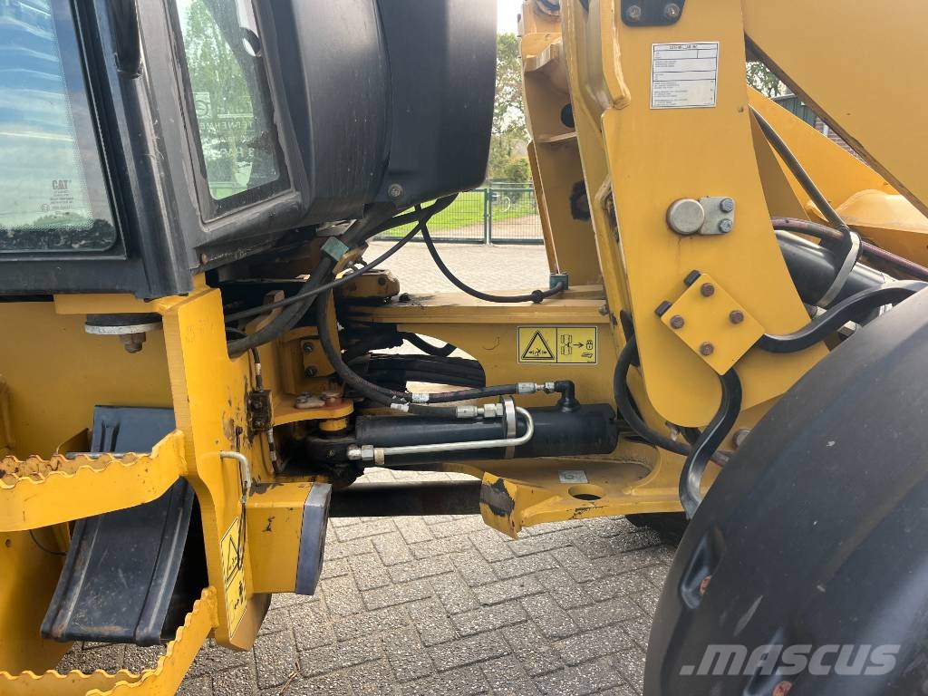 CAT 908 H 2 Kolesni nakladalci