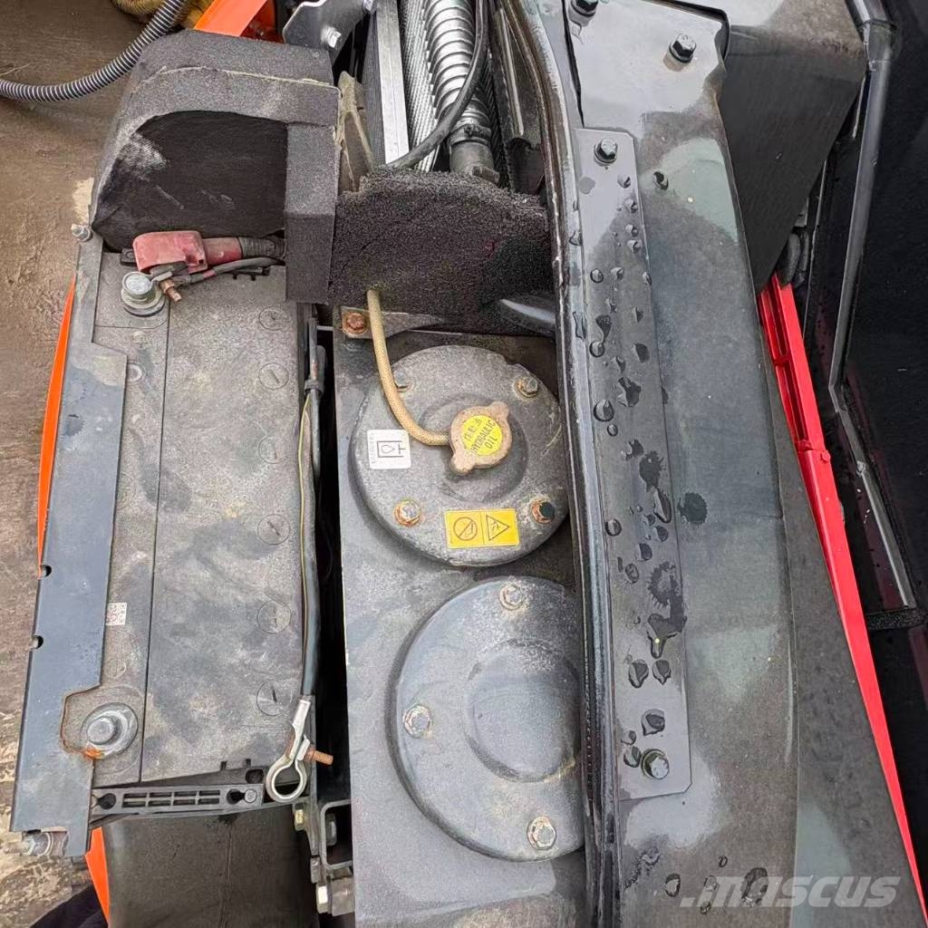 Hitachi ZX50U Гусеничні екскаватори