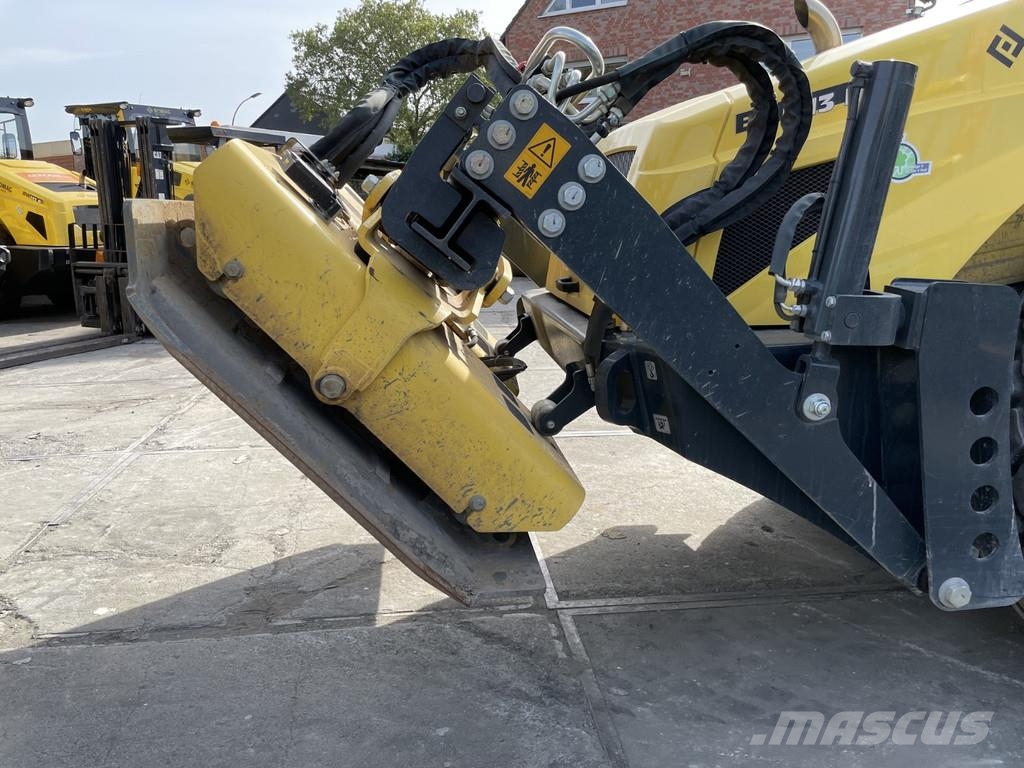 Bomag BW 213 D-5 مداحل أحادية الأسطوانة