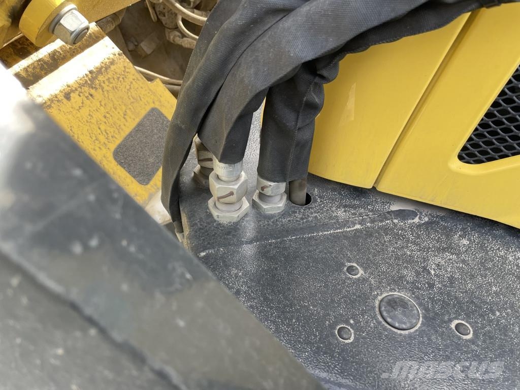 Bomag BW 213 D-5 مداحل أحادية الأسطوانة