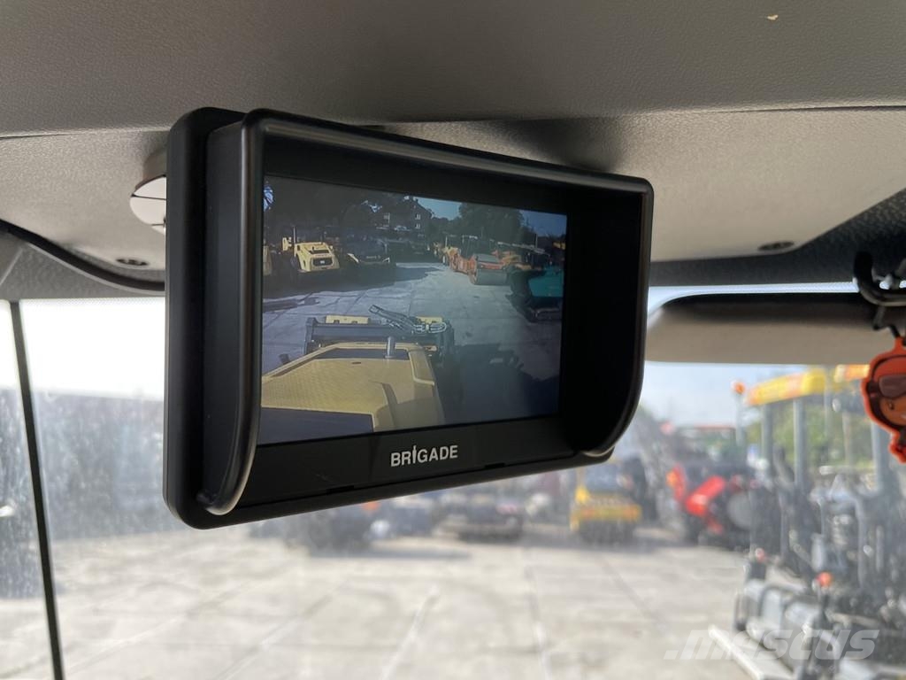 Bomag BW 213 D-5 مداحل أحادية الأسطوانة