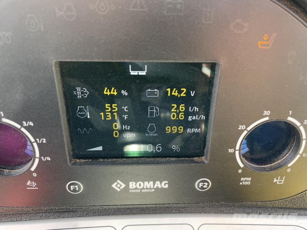 Bomag BW 213 D-5 مداحل أحادية الأسطوانة