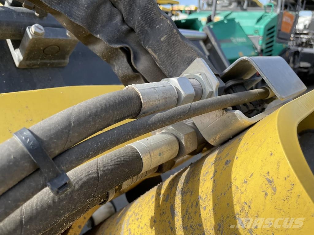 Bomag BW 213 D-5 مداحل أحادية الأسطوانة
