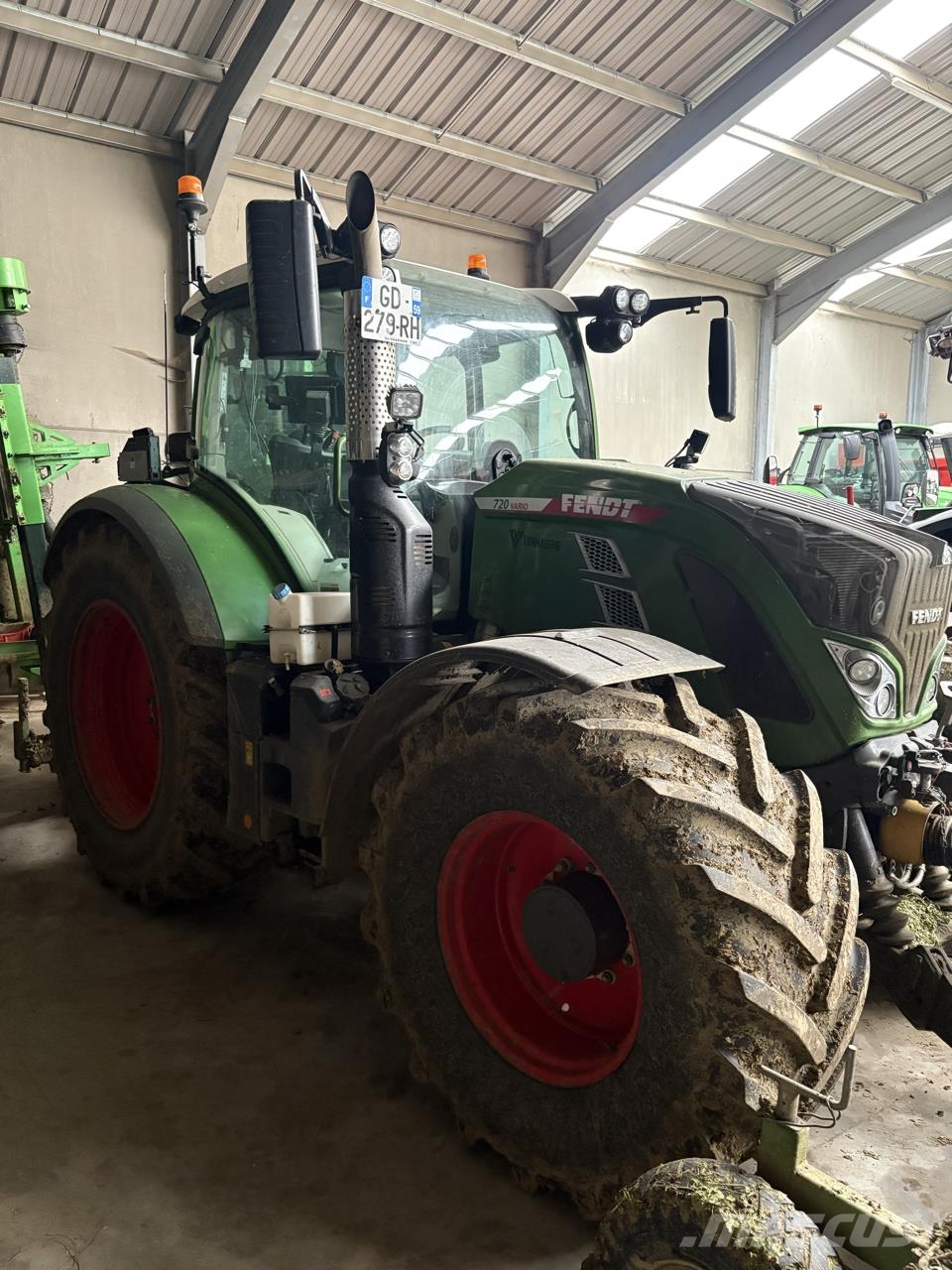 Fendt 720 VARIO PROFI + Tractors