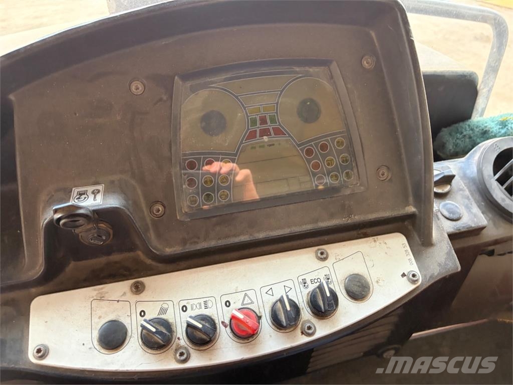 Bomag BW 174 AP-AM 建設機械 -　その他