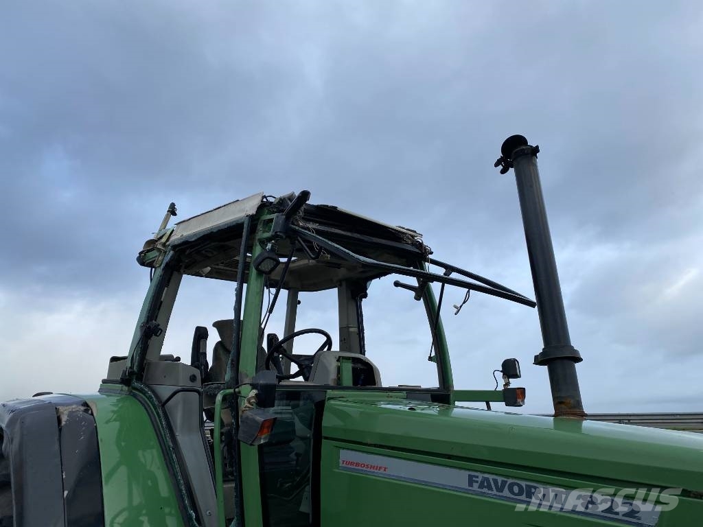 Fendt 822 TURBOSHIFT 1er Main/Certificat CE endommagé Traktorid