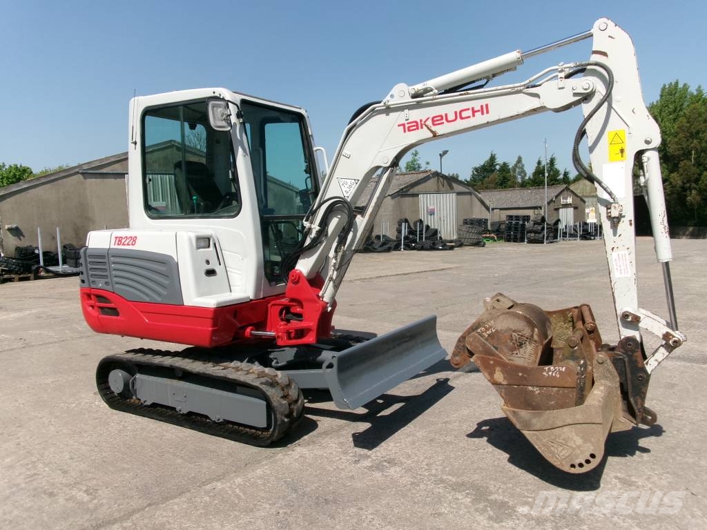 Takeuchi TB 228 Miniescavatori