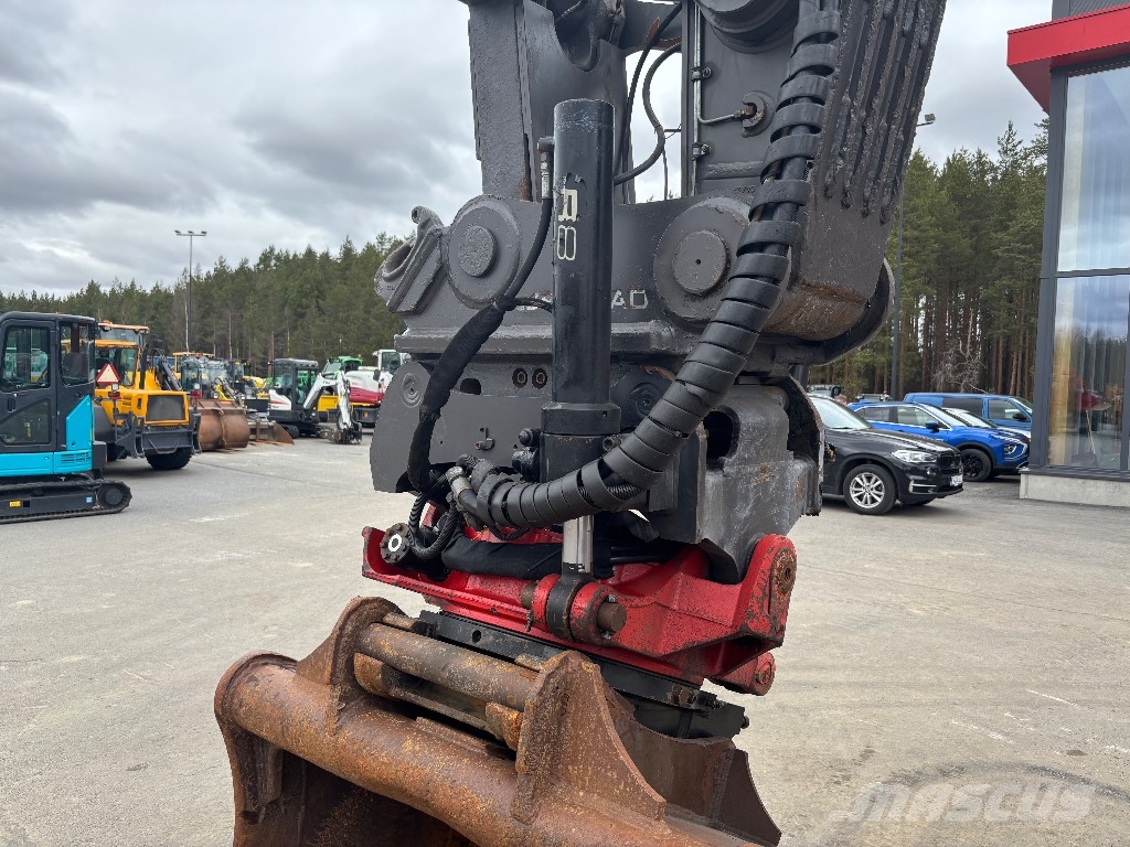 Volvo EC 300 D / Uusi alakerta, 3D, Pyörittäjä, Kauha Gravemaskiner på larvebånd