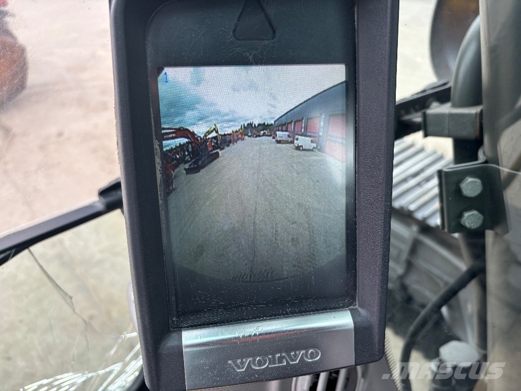 Volvo EC 300 D / Uusi alakerta, 3D, Pyörittäjä, Kauha Gravemaskiner på larvebånd