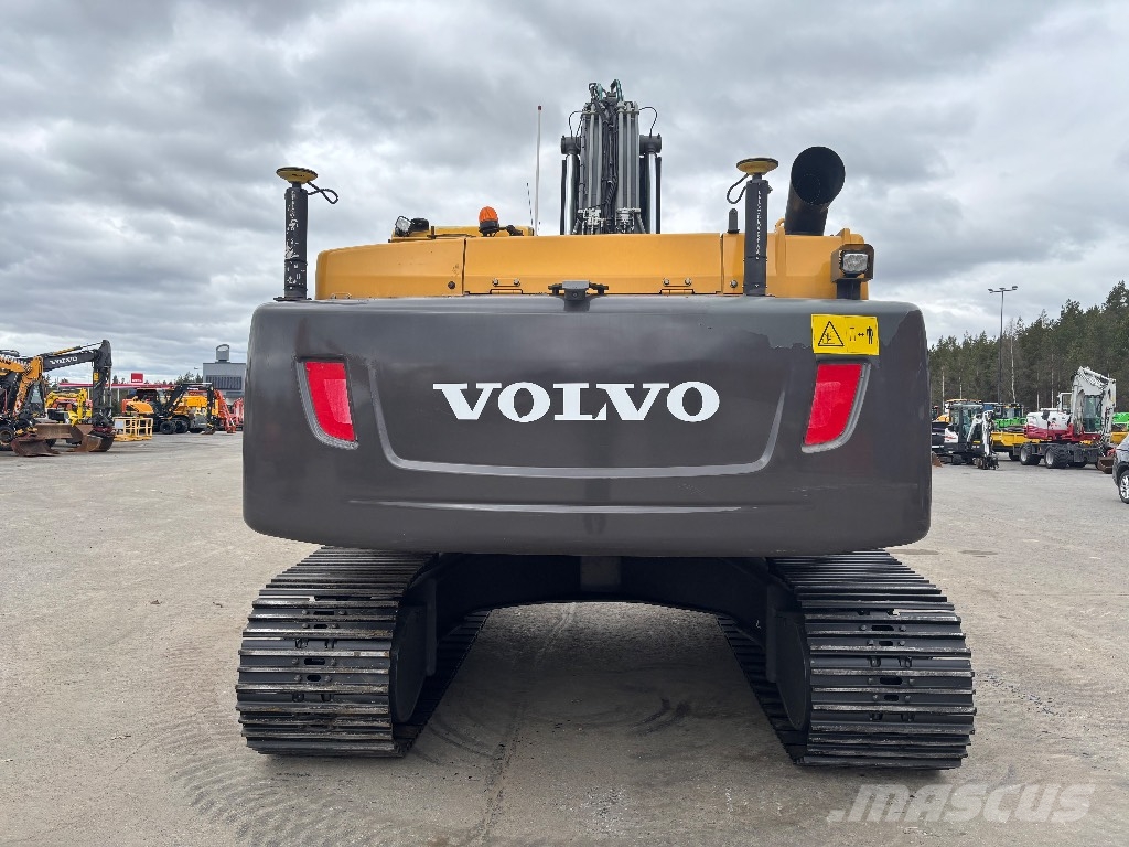 Volvo EC 300 D / Uusi alakerta, 3D, Pyörittäjä, Kauha Gravemaskiner på larvebånd