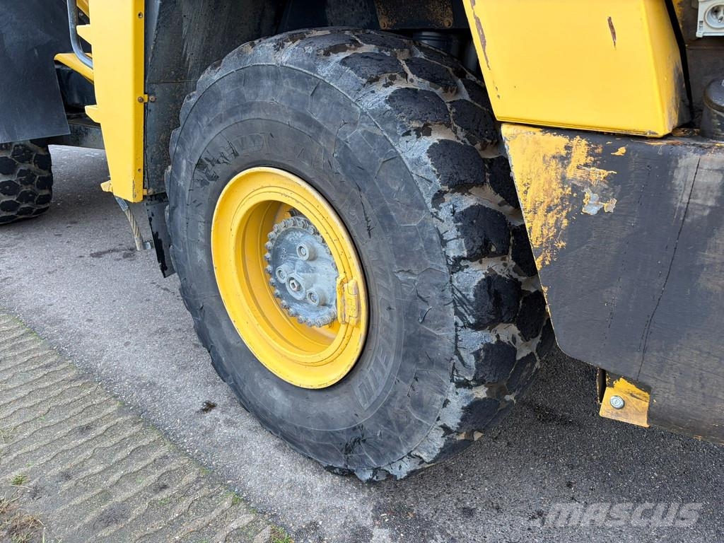 Komatsu HM300-3 Articulated Haulers