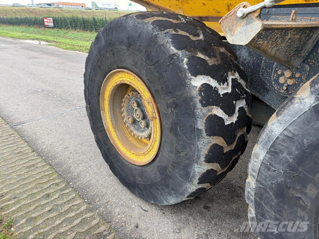Komatsu HM300-3 Articulated Haulers