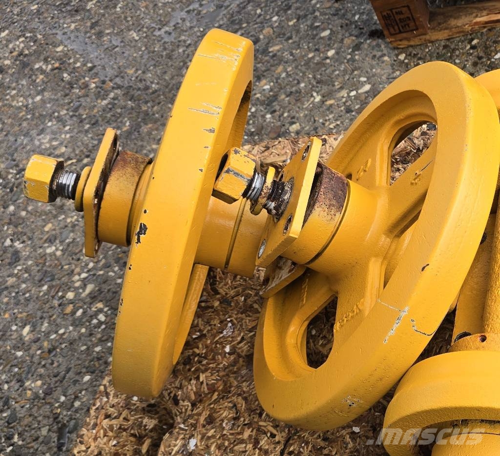 Morooka MST800 MST1000 idler Tracks, chains and undercarriage
