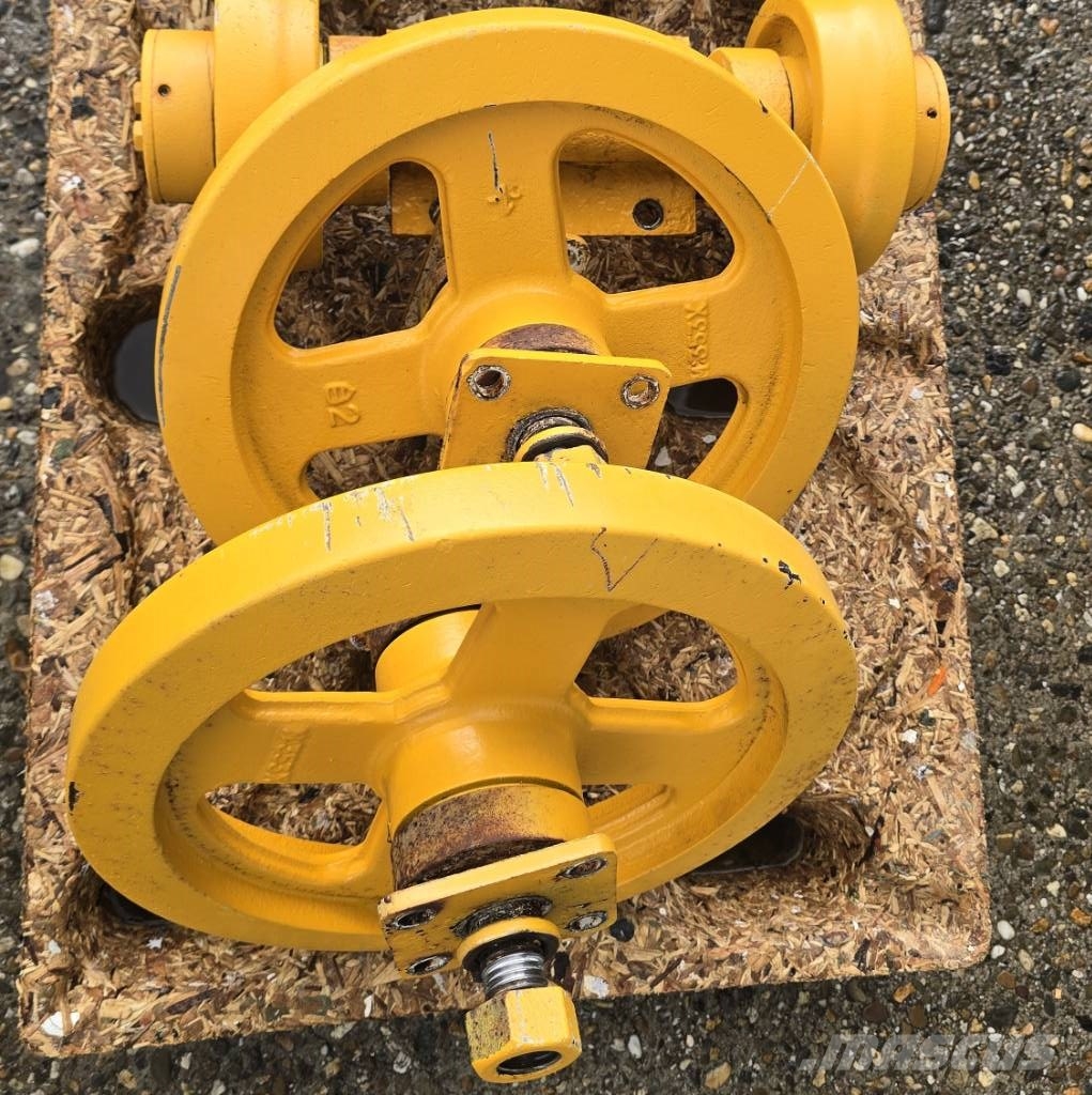 Morooka MST800 MST1000 idler Tracks, chains and undercarriage