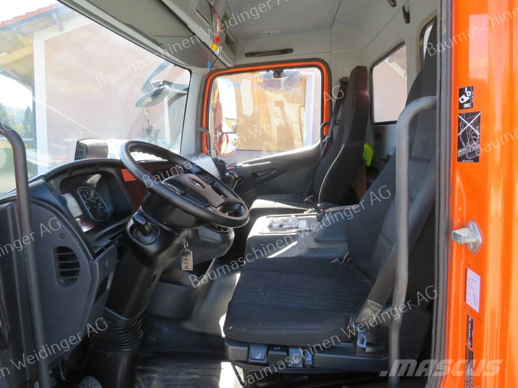 Mercedes-Benz 818 Pritschenwagen/Pritschenwagen mit Seitenklappe