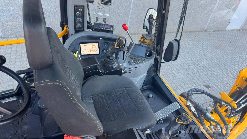 JCB 4 CX 14 Buldoexcavatoare