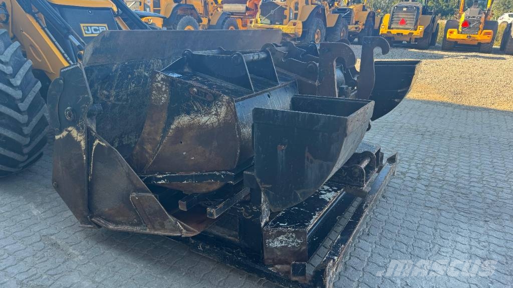 JCB 4 CX 14 Buldoexcavatoare