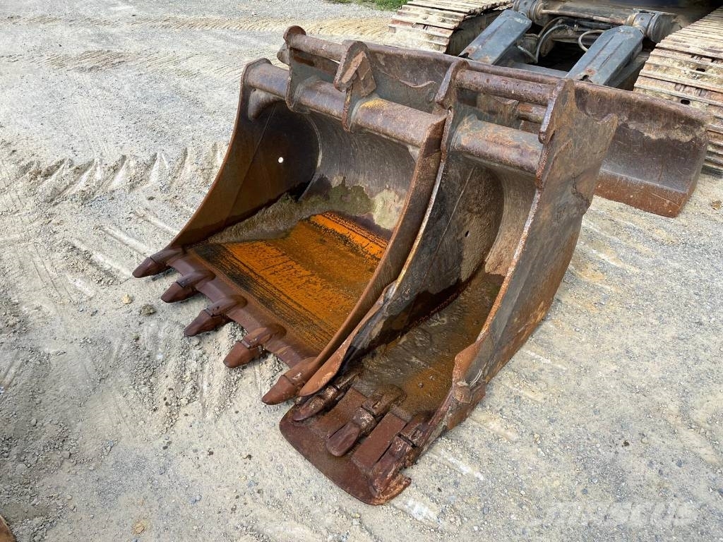 Volvo ECR145EL Гусеничні екскаватори