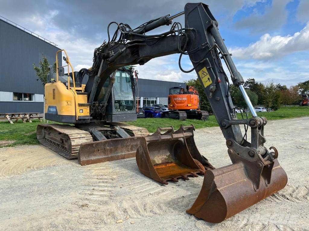 Volvo ECR145EL Гусеничні екскаватори