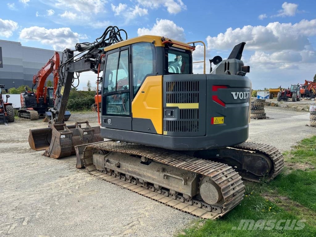 Volvo ECR145EL Гусеничні екскаватори