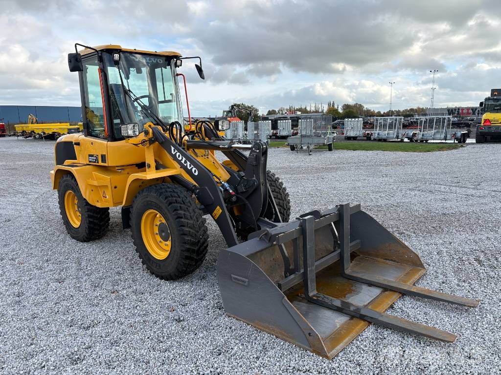 Volvo L30HS Pale gommate