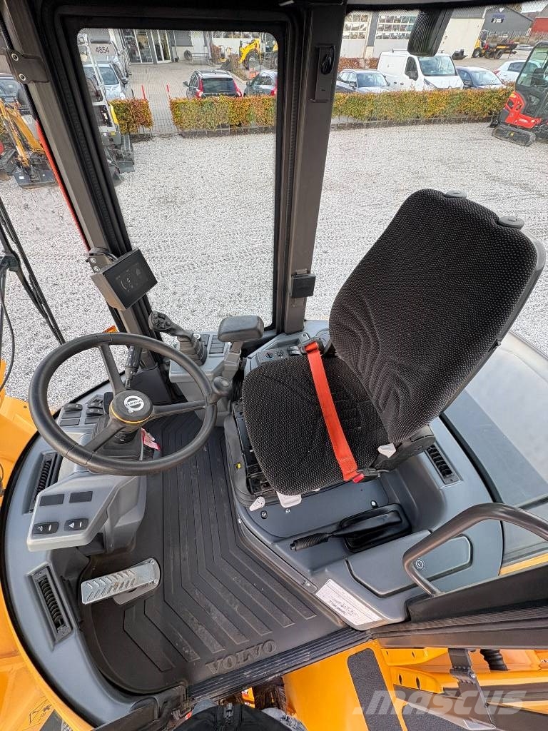 Volvo L30HS Pale gommate