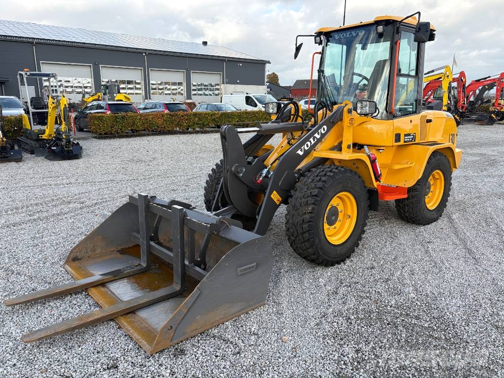 Volvo L30HS Pale gommate