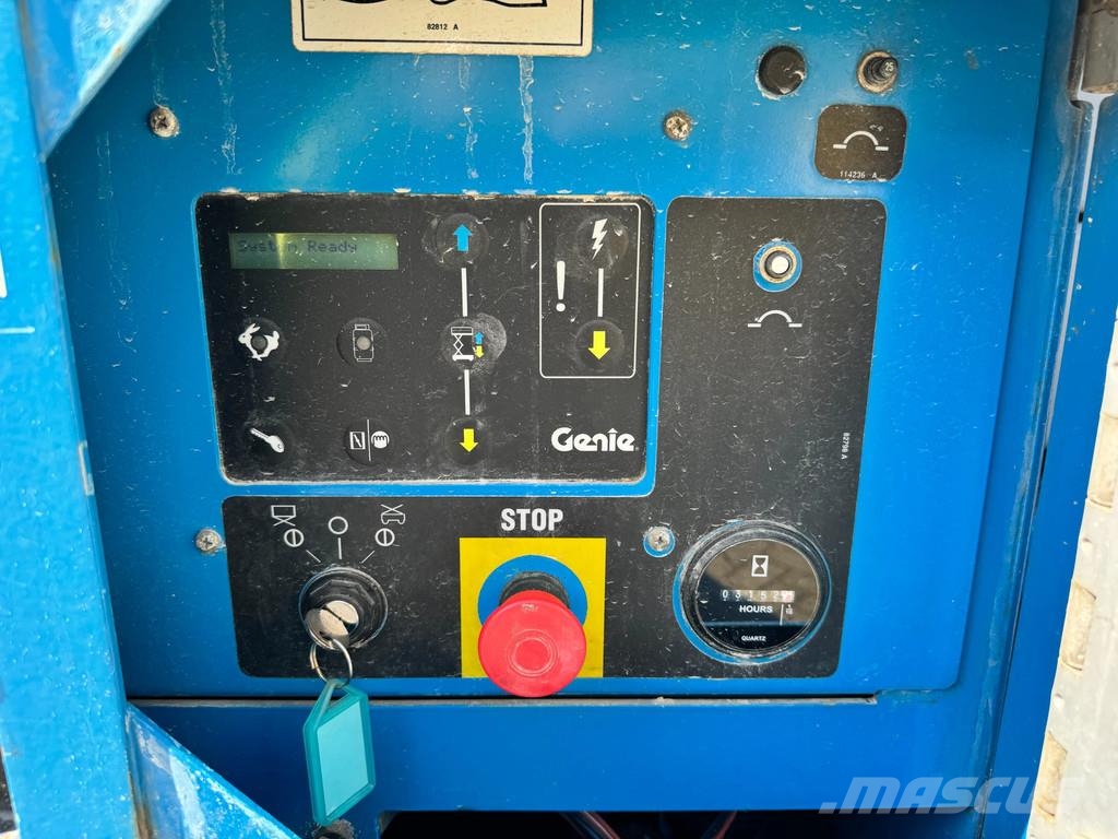 Genie GS4390 RT GS4390 RT Ruwterrein schaarhoogwerker sc 剪叉式升降机
