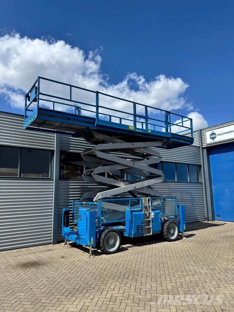 Genie GS4390 RT GS4390 RT Ruwterrein schaarhoogwerker sc 剪叉式升降机