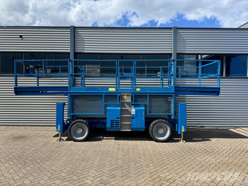 Genie GS4390 RT GS4390 RT Ruwterrein schaarhoogwerker sc 剪叉式升降机