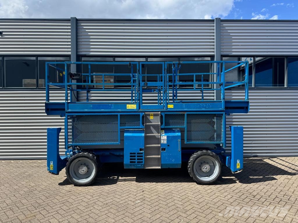 Genie GS4390 RT GS4390 RT Ruwterrein schaarhoogwerker sc 剪叉式升降机