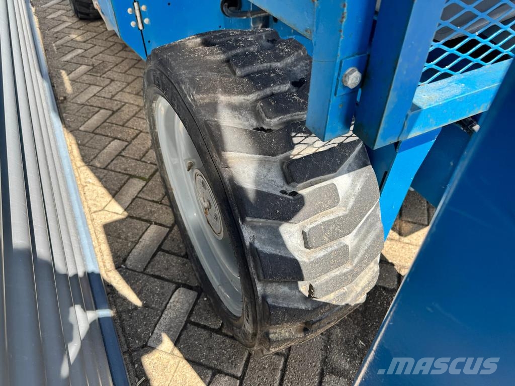 Genie GS4390 RT GS4390 RT Ruwterrein schaarhoogwerker sc 剪叉式升降机