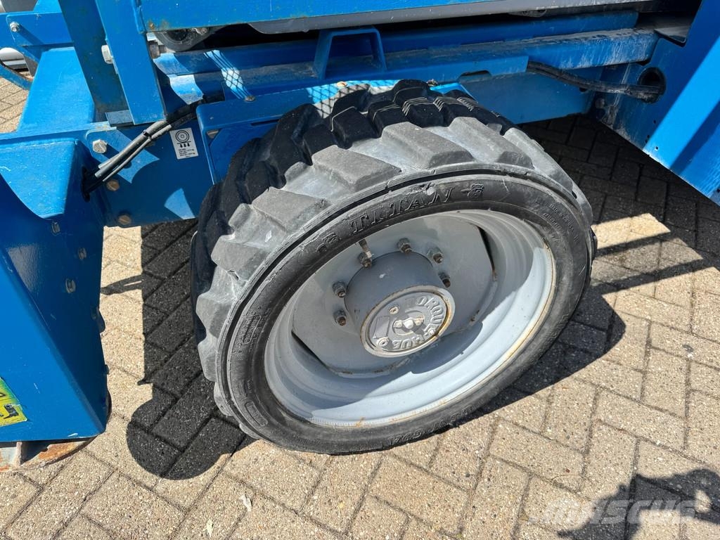 Genie GS4390 RT GS4390 RT Ruwterrein schaarhoogwerker sc 剪叉式升降机