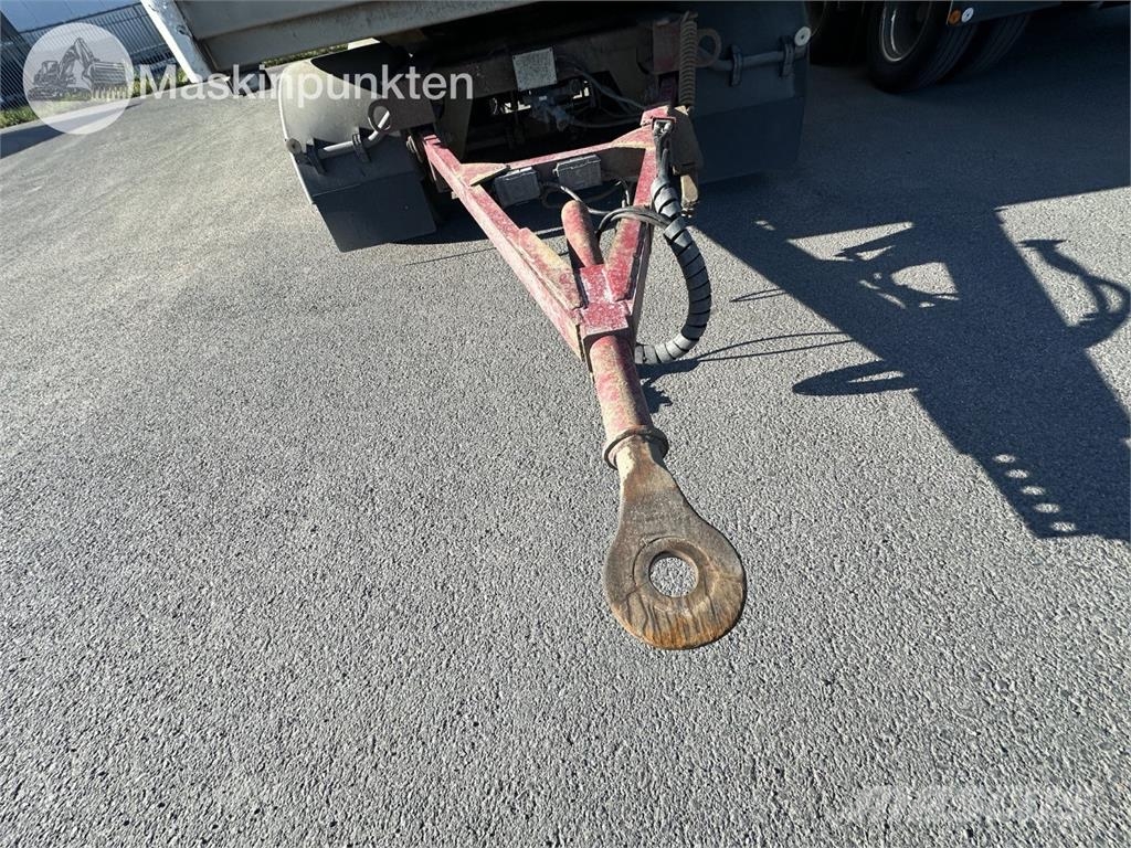 NTM Täckt Släpvagn Prikolice sa sandukom