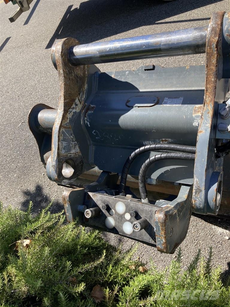 Liebherr R 920 Compact Litronic Pelle sur chenilles