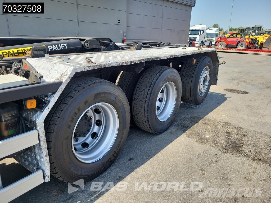 MAN TGS 35.360 TGS 8X4 Palfinger Q170Z95TR Z-Crane + H Camiones elevadores de gancho