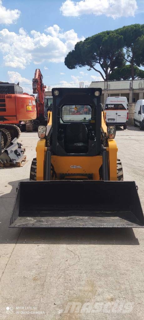 Gehl R 220 Skid steer loderler