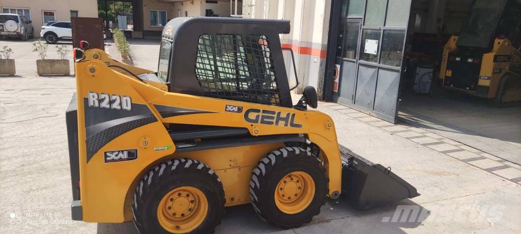 Gehl R 220 Skid steer loderler